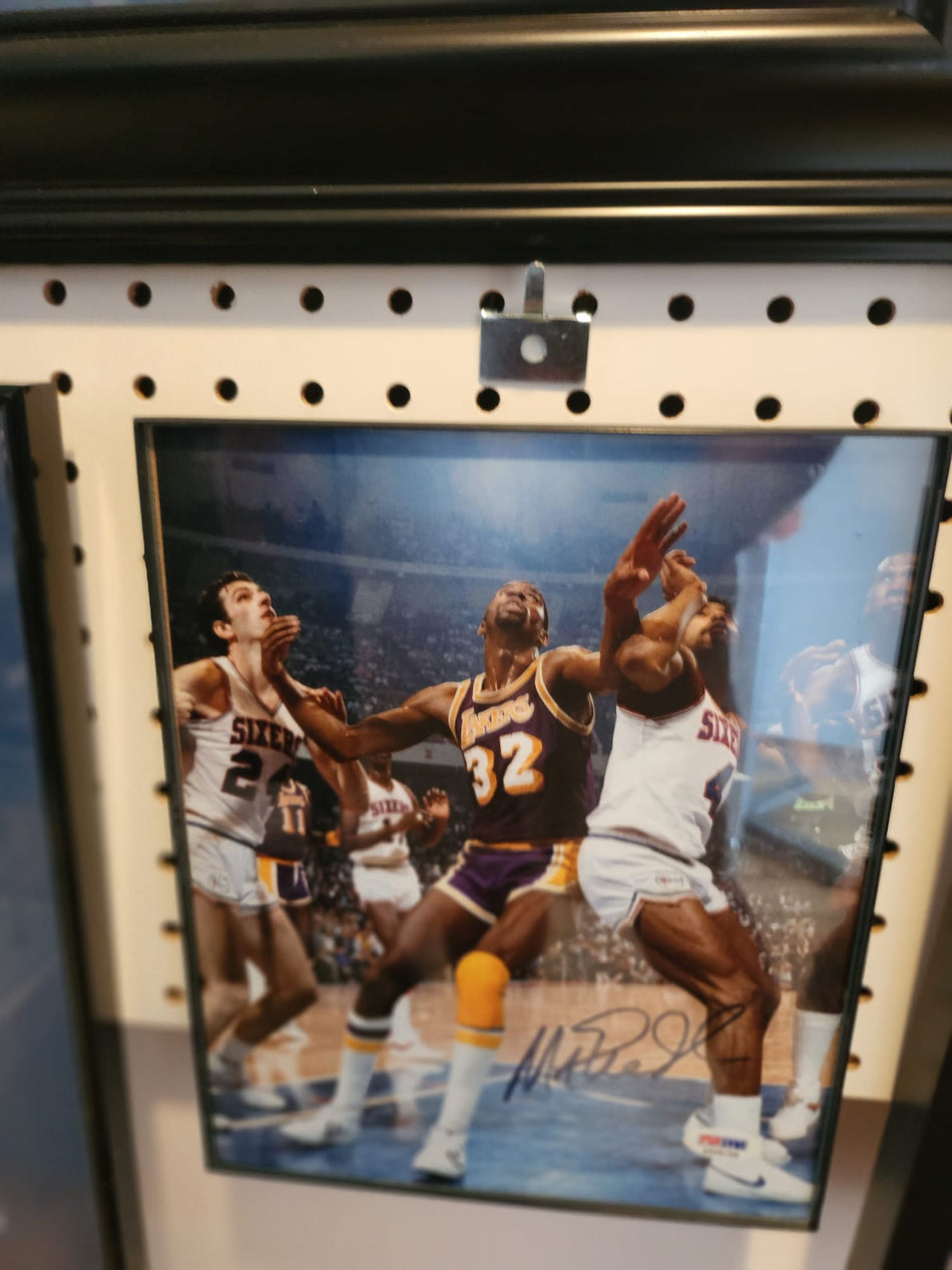 MAGIC JOHNSON 8×10 AUTOGRAPH FRAMED PICTURE